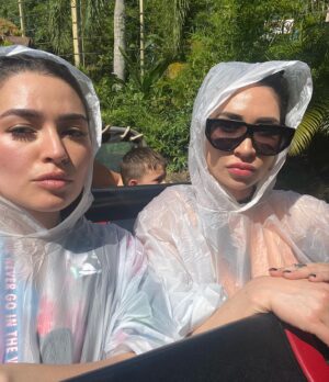 Cassie Steele Instagram - HAPPY BIRTHDAY TO MY BEAUTIFUL BIG SIS ❤️❤️❤️ I’m sending you ALL MY LOVE and positivity for your special day, I hope all your birthday wishes come true ♐️ 🥰✨💞 (Disney Vlog pending)