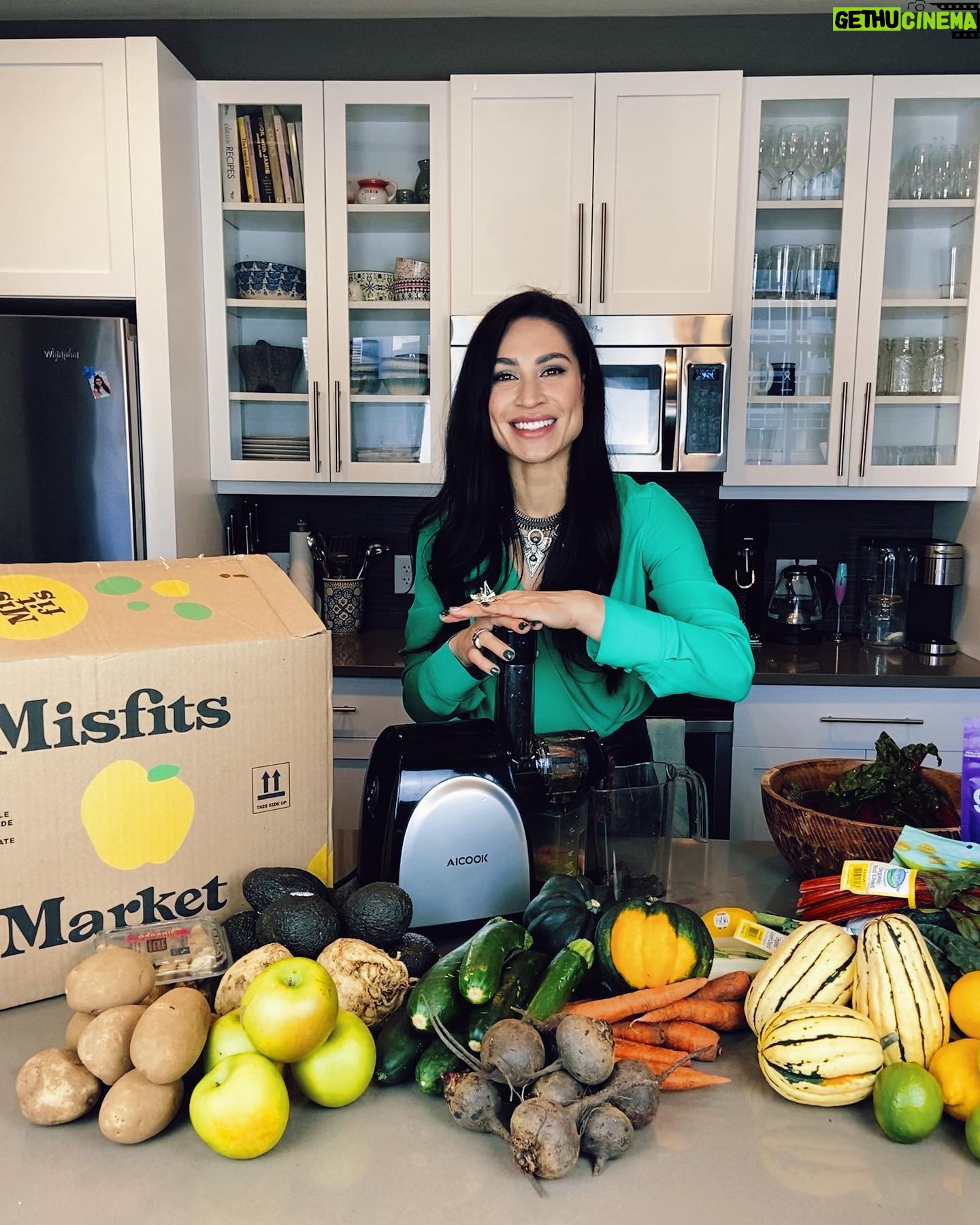 Cassie Steele - 12.8K Likes - Eating healthy is my top priority! With so many tasks to tackle I need my body and mind at their tip top functionality! Anyone with a busy schedule knows it’s time consuming to make those few grocery trips a week, so why not cut out the middle man? @misfitsmarket delivers fresh, organic produce right to your door! They work directly with farms to eliminate waste and are finally available in Colorado!
I love how easy it is to order and the selection process definitely helps me diversify on items I would normally skip over when I’m in a rush shopping myself. Use my promo code “CASSIE25” for 25% off your first subscription order:)!!!