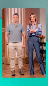 Cat Deeley Instagram - Did someone say cold beans? 🤢 We couldn’t resist recreating this viral sound featuring our very own @gylesbrandreth and Joanna Lumley! 🤣 #ThisMorning