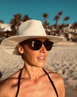 Cat Deeley Instagram - Surprise three day weekend down in #Cabo for a little rest & relaxation ☀️🇲🇽💛🌊 #Mexico