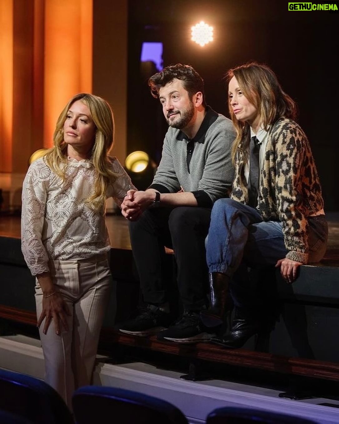 Cat Deeley Instagram - Tonight on #SYTYCD, we give our regards to Old #Broadway as the Top 8 compete to see who’s name will go up in lights… 🎭🌟 Tune in to @DanceOnFox TONIGHT on @FoxTV at 9/8c !! Break a leg my friends, but also please don’t !! 😅🙏 #CatsCloset Makeup by @DeniseDMakeup Hair by @JenLouraHair Shirt by @Sezane Pants by Vintage @Chloe Shows by @JimmyChoo