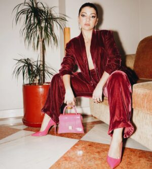 Catarina Siqueira Instagram - Ora que belo 31! Parabéns @tvioficial 🤍

Styling @iamissrita
Sapatos e clutch @aldo_shoes
Jóias @carolinacurado
Makeup @raquelbatalha.makeup
Hairstyle @saralitardi
Super chapas @cortalargo
Sempre bem recebida @vilagale

#31anostvi #tvioficial #parabenstvi #siguremapiquena