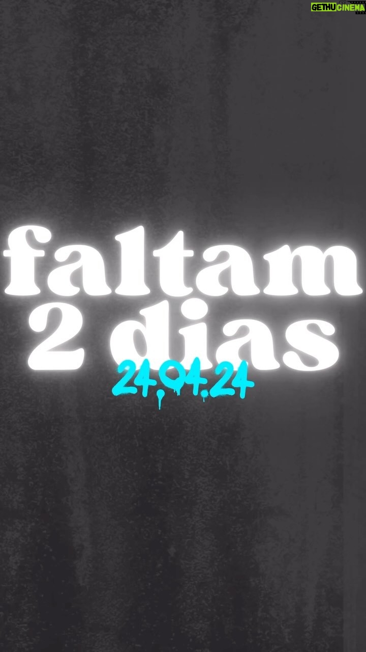 Catarina Filipe Instagram - Faltam 2 dias mas já podes fazer pré-save da VINTE E QUATRO e seres um dos primeiros a ouvir o meu novo single na quarta-feira ⌚️🩵 Link na bio e nos stories P.S. se viste este reels com som, já ouviste um spoiler da música ihih comenta ‘🥂’ para eu ficar a saber quem faz parte do grupo dos atentos kkkk