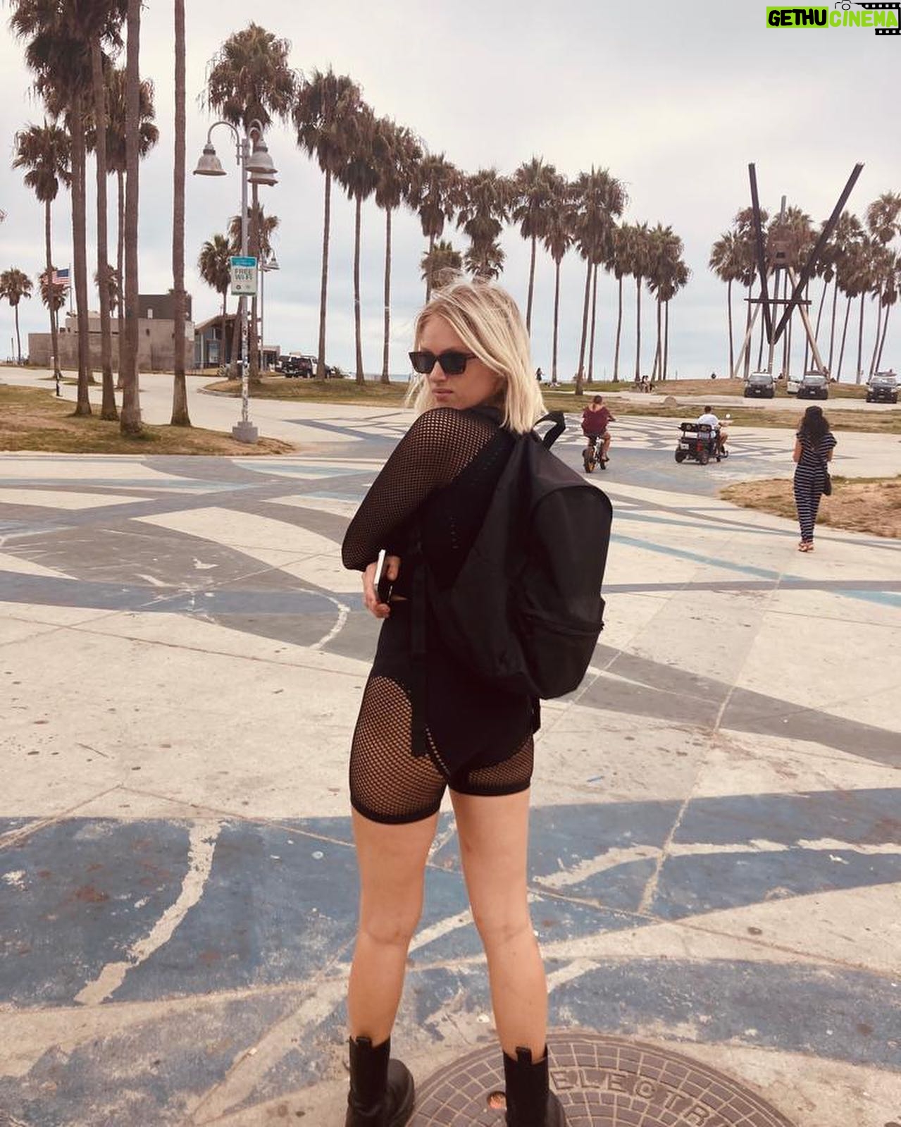 Caterina Shulha - 0.9K Likes - L.A. missing u 💫