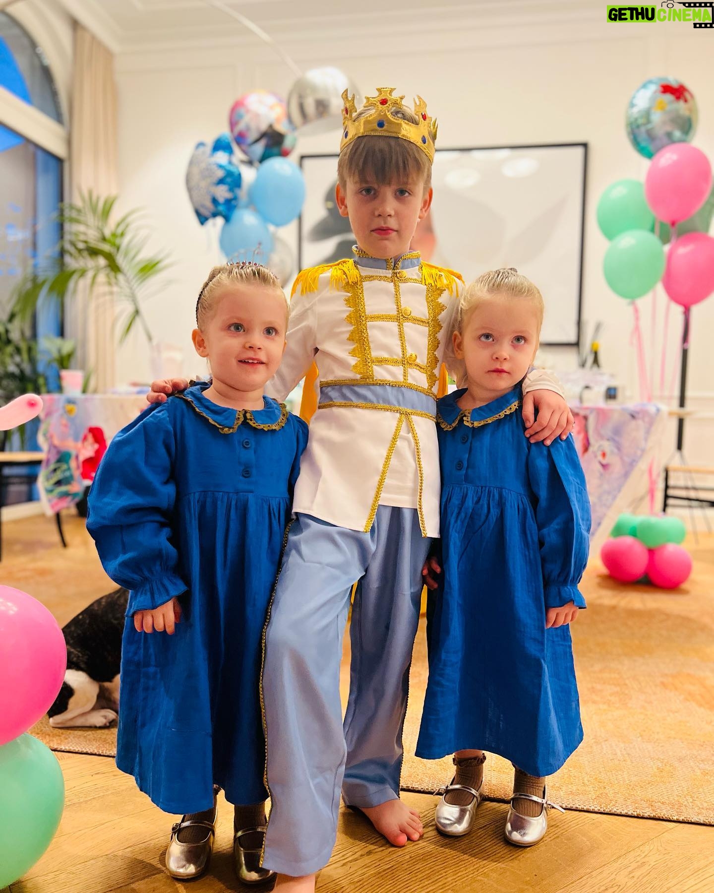 Caterina Shulha - 1.3K Likes - Nina e Futura, happy 3th!!!
( con Frozen e principe personali)
@marcobelardi