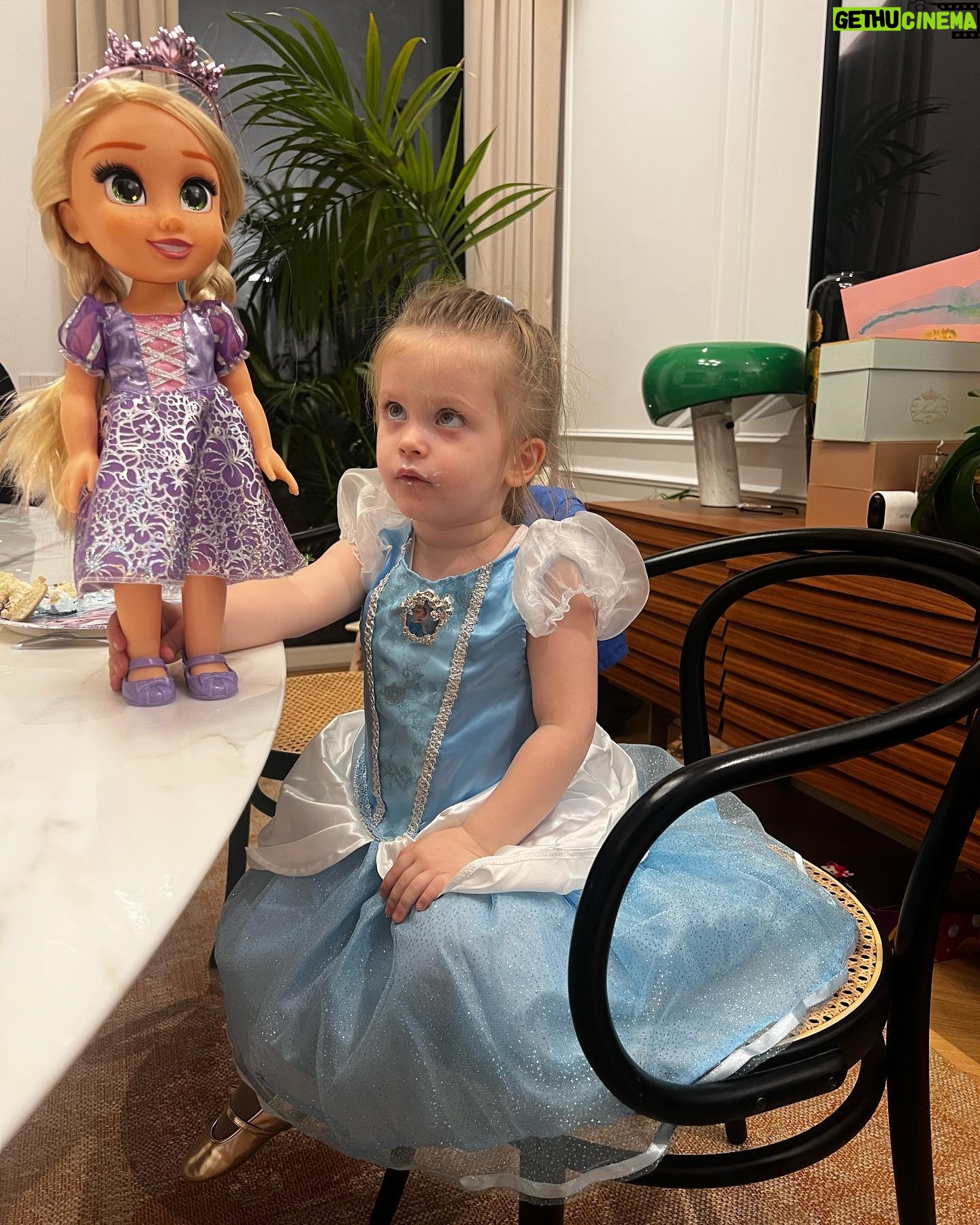 Caterina Shulha - 1.3K Likes - Nina e Futura, happy 3th!!!
( con Frozen e principe personali)
@marcobelardi