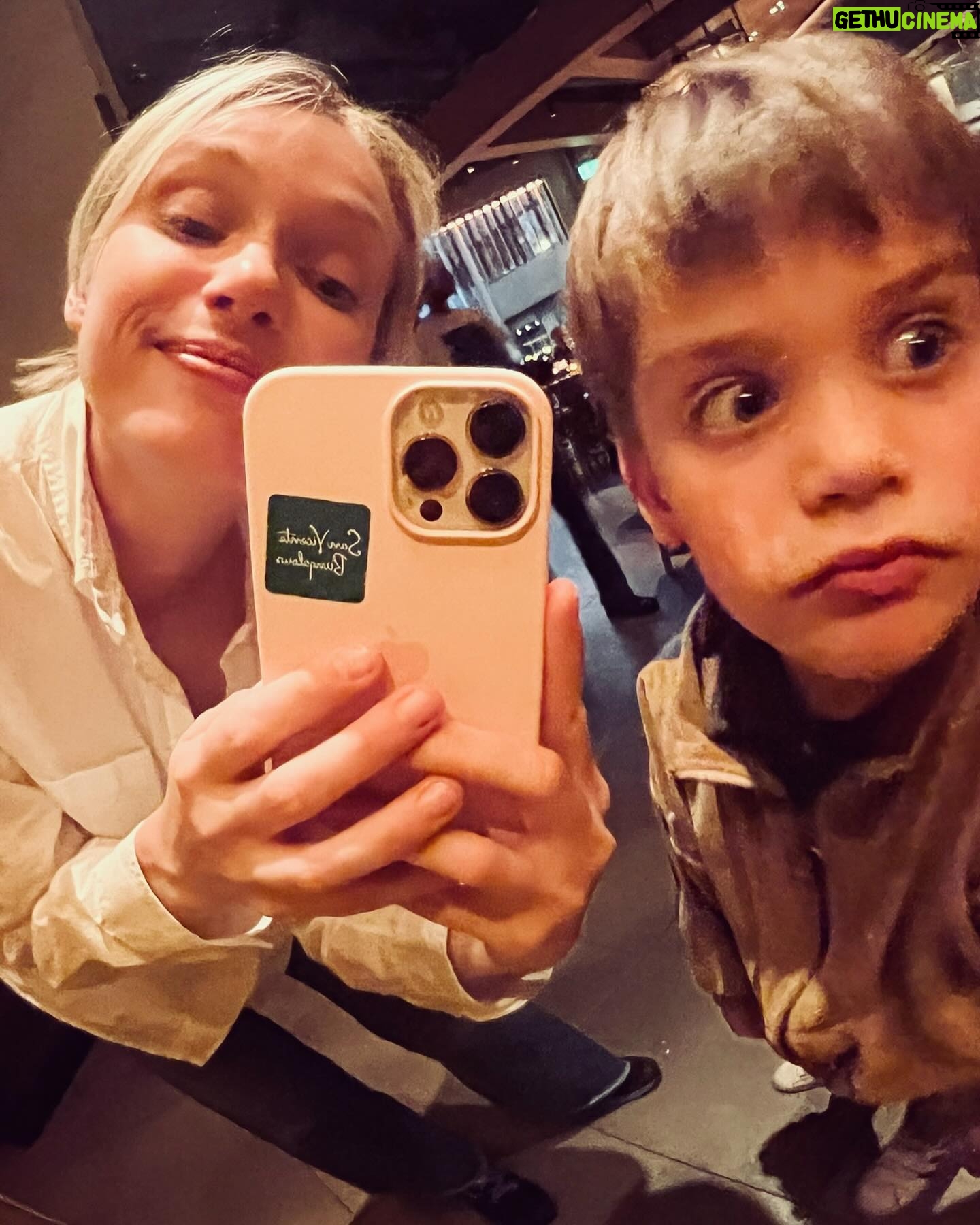 Caterina Shulha - 0.9K Likes - Oggi festeggio il tuo sarcasmo e cinismo così prematuri e così divertenti 😁, la tua dolcezza, le tue risate, la tua voglia di mangiare e sopratutto la tua capacità di amare.
7 anni, Buon Compleanno Lò 😎♥️