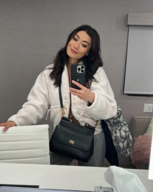 Catherine Haena Kim Instagram - Always my home away from home…and always carrying too many bags and/or drinks 💁🏻‍♀️ #trailerlife #thecompanyyoukeep