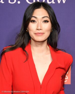 Catherine Haena Kim Instagram - Inaugural Radiance Gala✨✨ Thank you @capeusa for a beautiful night celebrating API women and non-binary achievements in entertainment. Inspired by all the honored powerhouses and excited for the possibilities ahead. Special s/o to the icon I get to call Mama Kim for being my OG ride or die #allhail #caperadiance 💫