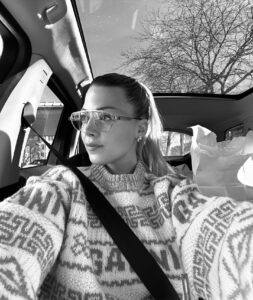Actress Catherine St-Laurent HD Instagram Photos and Wallpapers April 2024