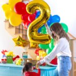 Catherine Francoeur Instagram – 2 ans sous la thématique Super Mario ⭐🌈💛
Bonne fête encore ma Julia, tellement un bonheur de te voir découvrir des passions 🥹🩷