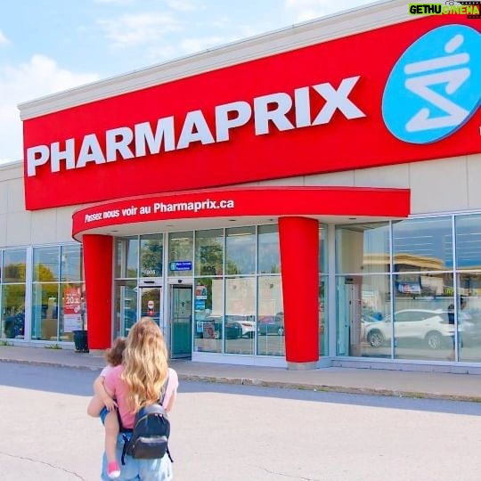 Catherine Francoeur Instagram - Depuis que je suis maman, j’ai pas mal moins de temps pour faire 3-4 magasins. Avec un bébé qui veut juste bouger en plus ? Mission impossible ! C’est pour ça que j’aime aller chez @pharmaprix. Entre les produits de beauté, essentiels santé et même des snacks, je peux combiner plusieurs arrêts en un et ça, c’est parfait ! 🙌🏻🤍 Pharmaprix a d’ailleurs créé une liste de Meilleurs Choix 2023, soit une tonne de produits coups de coeur à essayer absolument. ✨ Encore mieux, vous pouvez obtenir une tonne de points PC optimum sur les produits participants. Pour voir la liste complète de produits, rendez-vous dans mes stories ! #Partenaire #MeilleursChoixPharmaprix