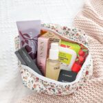 Catherine Francoeur Instagram - J'étais due pour un petit restock de certains coups de coeur chez @sephoracanada et j'ai décidé de me laisser tenter par d'autres produits 🤭🫶🏼 (Ok j'avais besoin de 3 items et j'en ai acheté 4 de plus. Oups. 🥲) Pour toujours et à jamais en amour avec le mascara Better than sex de Too Faces ! Je serais curieuse de connaître VOTRE item préf chez Sephora ? Celui que vous commandez encore et encore ? 💄 Les produits - Dual exfoliating wipes - Sephora Collection Paint pot Bare Study - MAC Huile Capillaire - OUAI Cherry scrub - Fenty Skin Mascara Better than Sex - Too Faced Moisturizing lip balm - Cherry - Sephora Collection Lip gloss Glacé - Rose Syrup- Laura Mercier
