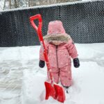 Catherine Francoeur Instagram - C'est magnifique la neige mais mon envie de déneiger ma voiture demain matin est à -1000 ❄️🥲