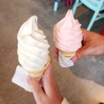 Catherine Francoeur Instagram - Photo dump d'avril 🌸🌈☀️ 1. Petite escapade à Québec - frisquet mais toujours magnifique cette ville ! 2. Petit moment en famille avec le beau temps qui revient 🤍 3. Souvenir d'un resto-dejeuner incroyable à Québec, la bûche! 4. Jamais m'habituer de voir un mur (!!!) de mes livres 🥹😭 5. Un photo dump sans crème glacée ? Impossible. 6. Salon du livre de Québec 2024 🌈📚 7. Ses cheveux 🥹👧🏽 8. Des biscuits aux mini-eggs. Incroyables 🍪 9. Avoir envie de mettre de la couleur partout 🤎 10. Youtubeuse by day, sécheuse de tortues by night 🐢🤓 Toujours mes posts préférés à faire ceux-là 🥰🌺