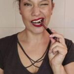 Catherine Mazoyer Instagram – Conocí el nuevo Labial Forever Barra de @lbelonline : 24H mate extremo ¡cero retoques! Con serum de colágeno,
L’BEL ha lanzado un nuevo labial en barra que se une a la línea de maquillaje Forever:
Labial Forever Barra. Este es un labial con acabado mate, y lo mejor de todo es que es de
larga duración. ¡Además, este labial no solo embellece sino también cuida! Tiene sérum
de colágeno, lo que hará que tus labios queden lisos y suaves. 
Link en mis historias ☝️