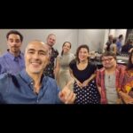 Catherine Mazoyer Instagram – Con los compañeros lindos los invitamos a las últimas 3 funciones de @perfectosdesconocidos.cl 
En @teatromori  Recoleta. Link en mi bio para entradas
Los esperamos!
@cesarcaillet @pekaparra @kattykolores @chamojung @hernano.c @andresolearebolledo @mst.teatro
