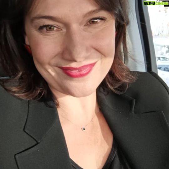 Catherine Mazoyer Instagram - Les invito a seguir @viveninochile Fundación que ayuda a niños en tratamiento oncológico Estamos en la campaña Abrigaditos, para que a ningún niño le falte su pijama