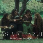 Catherine Mazoyer Instagram - @eidesis_serie es un universo, viene de una idea que se me ocurrió a los 15 o 16 años… amalgamado con ideas y sensibilidades de la increíble artista @karlagrunewaldt 🎬✨ Cada videoclip de este disco es un adelanto al primer episodio, que tiene pistas y secretos. Vayan a ver “Kari”, ya disponible en Youtube ☺️
