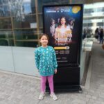 Catherine Mazoyer Instagram - Hoy tuvimos nuestra salida madre-hija con Galita. Fuimos a ver La Flauta Mágica, un montaje enfocado en los niños para que tengan sus primeros acercamientos con la ópera. Gracias @virginiaceciliasoprano por tu infinito talento, realmente es un privilegio verte y escucharte en los escenarios. Te admiro profundamente. Y a Juan. Un groso 🙌