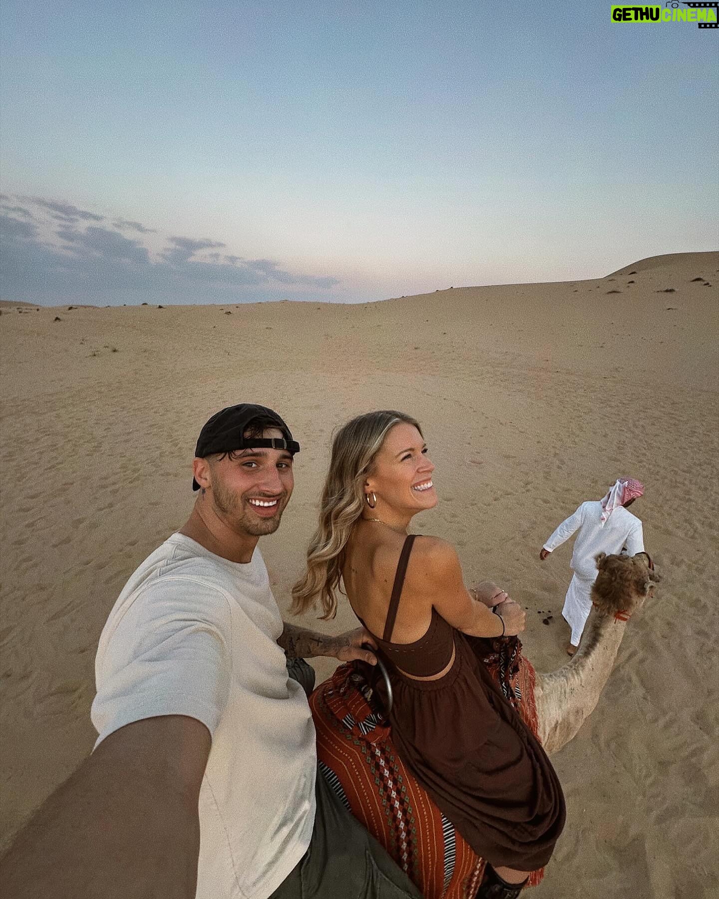 Catherine Paquin - 15.1K Likes - All I want for Christmas is {traveling with} you ❤️
Incroyable la diversité des paysages d’Abu Dhabi , du désert à la mer en passant la les girafes, le surf sur les dunes et les autos sur l’eau, un rêve ✨🏄🏼♀️ @visitabudhabi #invitation #InAbuDhabi