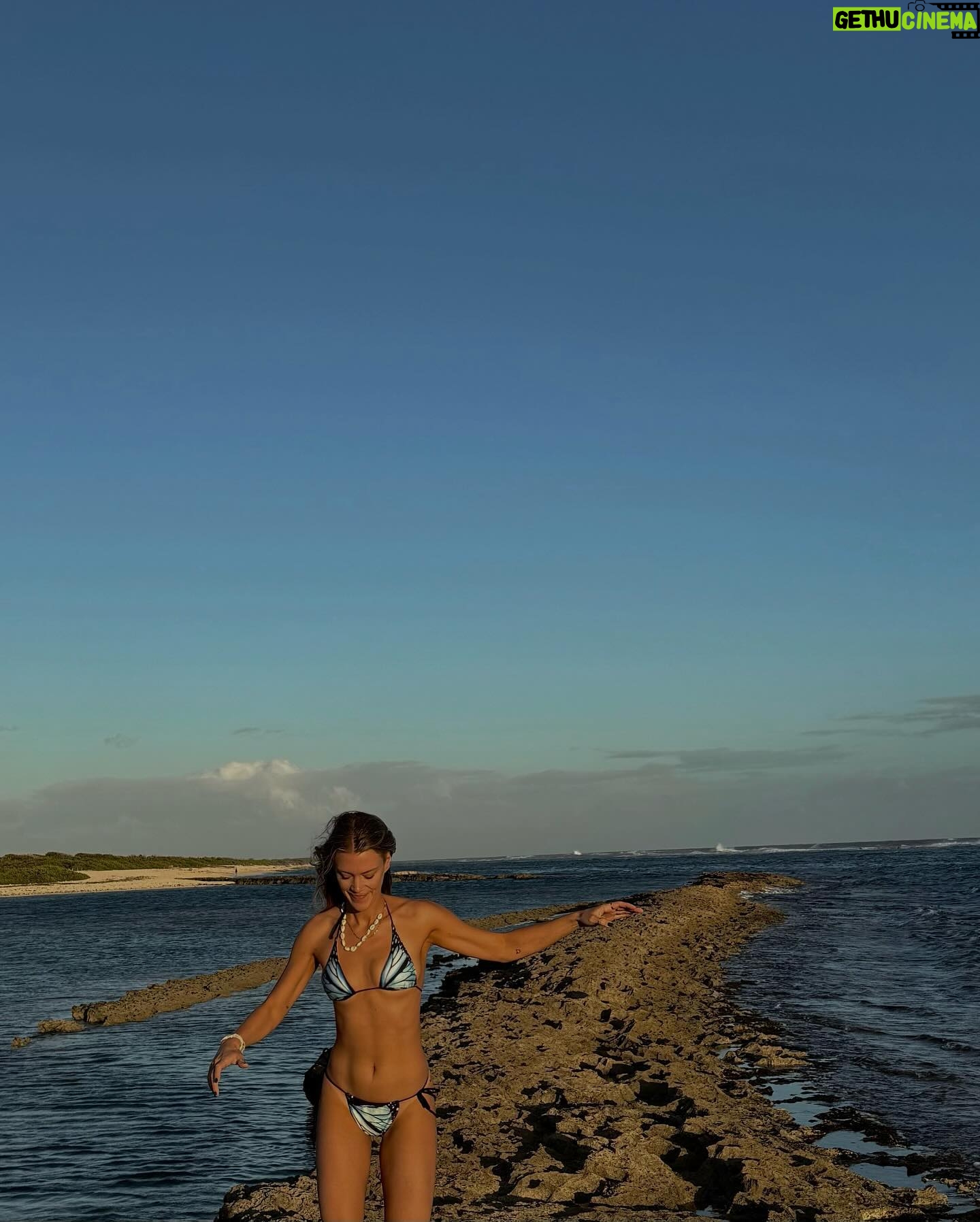Catherine Paquin Instagram - Mermaid Tuesday 🐚🧜♀️
