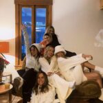 Catherine Paquin Instagram – Save ce post pour ta prochaine soirée entre F.R.I.E.N.D.S 🤭🍷✨