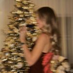 Catherine Paquin Instagram – Fav season 🎄🍬 
Pour moi, un incontournable du temps des fêtes c’est le BAS DE NOËL!!! Cette année, c’est moi qui s’occupe des sacs à surprises pour les enfants de ma famille et, avec la catégorie ‘’Bas de Noël’’ de @kandju.bonheurgaranti, c’est tellement facile! Chocolat belge, jujubes des Fêtes, ensembles cadeaux, brochettes de bonbons, friandises hivernales et plus plus plus. PEACHBAS pour 15% sur votre commande en ligne. Commandez maintenant et recevez avant Noël. #pub