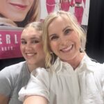 Catherine Sutherland Instagram - My favorite girl is helping me today @nashvillecomicon we will be here at 11 AM to 5 PM today #catherinesutherland #PinkRanger #Onceandalways #KatherineHillard #Mightymorphinpowerrangers #zeo #Turbo #PinkRangerPower #Pterodactyl #cranezord #powerrangersplayback