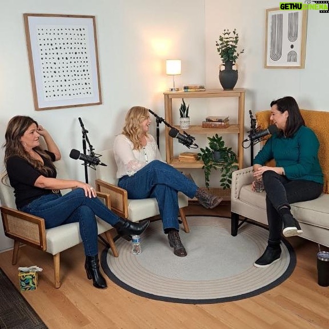 Catherine Sutherland Instagram - #motivationmonday A year in the making and lots of prayer but we recorded our first @gracebeginspodcast episode! Stay tuned for release dates. Grace Begins is a a platform to inspire hope as our listeners hear amazing stories of God’s grace in the lives of our guests. Thank you to my beautiful friend @cathycardenaspr for including me in your vision.