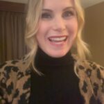 Catherine Sutherland Instagram - See you soon @jayscdandhobby 💗💛 #catherinesutherland #pinkranger #mightymorphinpowerrangers #powerrangersplayback