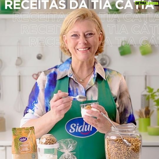 Cátia Goarmon - 1.2K Likes - Outra vez pão com queijo? Monotonia alimentar e crianças não conjugam! 🙅
Junta-te à @tia_catia e descobre mais uma das receitas especialmente pensadas para o Regresso às Aulas.
#Sidul #Siduldocesmomentos #açúcar #granola #RegressoÀsAulas