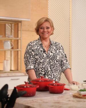 Cátia Goarmon Instagram - É sempre bom receber a nossa querida Tia Cátia! Hoje, veio preparar um petisco com sabor a verão: Moelas! Uma receita que diz surpreender, mesmo aqueles que não gostam de moelas…
