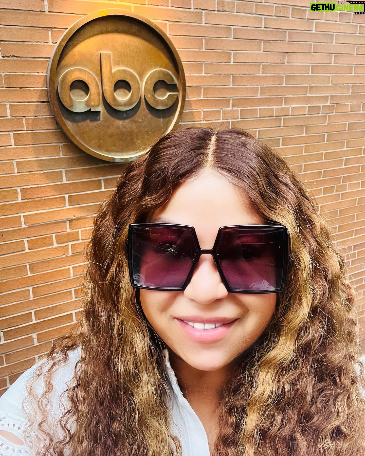 CeCe Peniston Instagram - See you tomorrow!! @damakeup1 @arend.jackson @byronvgarrett @theviewabc @andreayoungthestylist #artist #sundayfunday #fathersday #artistsoninstagram #love #mood #tv #media #abc