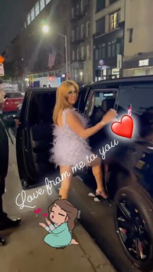 CeCe Peniston Instagram - When love is in your heart… loves is always around!! With much love and kisses from me to u! @damakeup1 @andreayoungthestylist  #love #blacklove #weddingvibes💍 @melroseeffect #finally #bkackexcellence #bkackgirlmagic #love