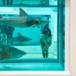 Ceci Flores Instagram - Nuestras tres cosas favoritas. 🤍🦈🪲 #DamienHirst (Los tiburones, los bichitos lindos y el bigote de mi novio)