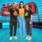 Ceci Flores Instagram – Si después de ver qué IN VI TA DA ZOS tenemos el día de hoy en #CeroRuido no nos acompañan, entonces no saben de lo mero bueno… ¡Bienvenidos @ceci_floreszep y @facufacundo, esto se va a descontrolar! 😎🔥

Ya estamos por @micanalcinco y los estoy leyendo en X 👀
