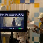 Ceci Flores Instagram – Terminó el rodaje de mi primer cortometraje. No me cabe la sonrisa en la cara. Gracias a todos los que creyeron en mí, y en mi historia. 
.
.
Definitivamente elegí al mejor cast para darle vida a Julián y a Renata @sergiolozano @caro_perezcano son increíbles.
.
.
Gracias @macariaactriz y @archiebalardi por su amistad, y por echarme la mano con éste que para mí, fue un proyecto muy especial. A @carloscorona70 por brincar al proyecto sin conocerme y confiar en mí.
.
.
A todo mi crew: que gozada compartir y reír con ustedes. ¡Qué talento! Me los llevo en el corazón. 
.
📽️🤍