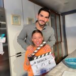 Ceci Flores Instagram – Terminó el rodaje de mi primer cortometraje. No me cabe la sonrisa en la cara. Gracias a todos los que creyeron en mí, y en mi historia. 
.
.
Definitivamente elegí al mejor cast para darle vida a Julián y a Renata @sergiolozano @caro_perezcano son increíbles.
.
.
Gracias @macariaactriz y @archiebalardi por su amistad, y por echarme la mano con éste que para mí, fue un proyecto muy especial. A @carloscorona70 por brincar al proyecto sin conocerme y confiar en mí.
.
.
A todo mi crew: que gozada compartir y reír con ustedes. ¡Qué talento! Me los llevo en el corazón. 
.
📽️🤍