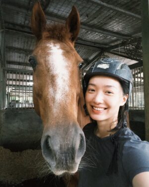 Cecilia Choi Instagram - 我和我的馬馬好朋友🐴