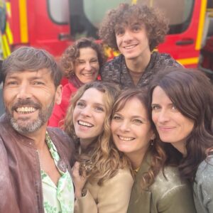 Cécilia Hornus Instagram - Jour J. 🤩

Tellement de travail. 
Tellement d’énergie et de bonne humeur parce que nous sommes si heureux de participer à cette nouvelle aventure. 

Merci pour vos retours incroyables, généreux, enthousiastes et déjà si nombreux. 
Quelle folie. Quelle chance !!! 🤍

Merci à toutes les équipes. 
Merci à l’esprit de cette série merveilleuse qui nous réunit toutes et tous. 🙏🏻

Et pour toujours en nous Michel et Marwan. 
De lire leurs noms au générique était bouleversant. 🌟🌟

@annedecisoff @laurentkerusore #elisabethcommelin @elodievarletofficiel @renaudleymans @jeremycharvet @mariereache @sylvieflepp @oh_tchim
@moondailly @jolatzko @jeromebertin @leafrancoisoff @inakilartigue @jadeprdn @marie_hennerez @lolamarois @stephane_henon @valduclaux @ellaphilippe @florian.abboud @jooowsky @clairedlr72 @pascalheylbroeck @ddassigny @regis_maynard 
@le_studio_coloriste @swcoloriste 
@clementineplanchon @pblvofficiel @newen_studios  @tf1 @tfxtv @tf1plus 

Photos officielles @thomasbraut