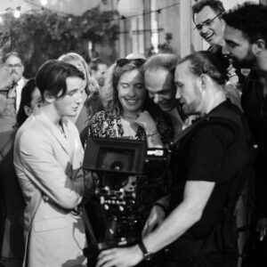Cécilia Hornus Instagram - Allez c’est  la dernière soirée. Exceptionnelle évidemment. 
Tant de gratitude envers toutes les équipes. Production, écriture, technique, déco, artistique, communication et la ville de Marseille. 
 Je vous envoie tous beaucoup d’amour et à vous, notre public chéri qui nous a tant apporté et tant soutenu. 
Immense MERCI 
#ajamaislespremiers 
#plusbellelavie
#lafamille 

@pblvofficiel @newen_studios @france3
Crédits photos @fabien.trbn @olivier_martino
