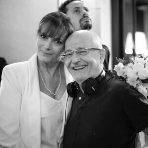 Cécilia Hornus Instagram - Allez c’est  la dernière soirée. Exceptionnelle évidemment. 
Tant de gratitude envers toutes les équipes. Production, écriture, technique, déco, artistique, communication et la ville de Marseille. 
 Je vous envoie tous beaucoup d’amour et à vous, notre public chéri qui nous a tant apporté et tant soutenu. 
Immense MERCI 
#ajamaislespremiers 
#plusbellelavie
#lafamille 

@pblvofficiel @newen_studios @france3
Crédits photos @fabien.trbn @olivier_martino