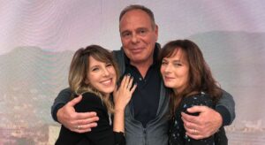 Cécilia Hornus Instagram - C’était hier soir. @cliquetv 
#lastprime #plusbellelavieofficiel #le29eme #iconique #cestvendredi #ajamaislespremiers @pblvofficiel
