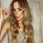 Cecilia Bonelli Instagram - #hola si si hacía mucho que no subía una foto! Pero aquí estoy! Poniéndole onda a estos días de confinamiento! Ustedes? Cómo andan? Los/as leo! 🤗