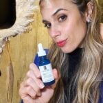Cecilia Bonelli Instagram - “Un CoLoR paRa CaDa nEcEsidad” 💙🧡❤️💜 @larocheposay tiene cuatri serums antiedad y cada uno se ajusta a una necesidad distinta 😊. 💙El Hyalu B5 con ácido hialurónico puro y la vitamina B5 nos ayuda a recuperar la elasticidad y firmeza de la piel. 🧡El Pure Vitamin C10 minimiza las líneas de expresión y le aporta luminosidad al rostro. ❤️El Retinol B3 corrige arrugas profundas y estimula la renovación celular. 💜y el Pure Niacinamide 10 corrige manchas desde la primera semana de uso!!! ¿Mi preferido? … TODOS!!! 😜🌸🫶 #larocheposay #tratamientosn1antiedad @lorealgroupe_latam