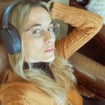 Cecilia Bonelli Instagram - Música! 🎼🎧🎤dame siempre música! Y más con unos buenos auriculares como estos de @skullcandyenargentina. 🤟🏻Apurate porque están con descuentos increíbles por el Hot Sale. Y vos, ¿cuál vas a elegir? Ingresá a 👉🏻 www.skullcandy.com.ar y descubrí todos los modelos que tienen🎧 Te van a encantar!! 😄 #SkullcandyArgentina #FreeSkullcandy #Skullcandy