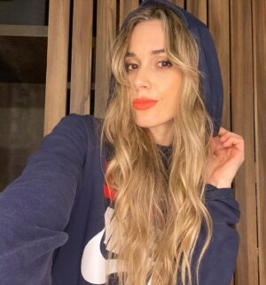 Cecilia Bonelli Instagram - Sonriendo siempre ando …. 😁