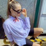 Cecilia Bonelli Instagram - Se va terminando la semana y yo trato de meterle onda😎 con este #look que use en la semana para @scespn. ¿Quién más ama usar este tipo de #looks? Los leooooooo