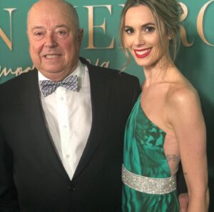 Cecilia Bonelli Instagram - Hoy me desperté Necesitando tus abrazos, tus llamados, tus consejos y ese “yo tb te amo hija”. Lo único que siento es una tremenda tristeza y mucho mucho dolor. Se que el tiempo ayudará a sanar todo esto. Fuiste el mejor papá del mundo entero, acompañándome a sol y sombra en cualquier parte del mundo. Me quedo con todo lo que me enseñaste en esta vida pa. Prometo honrar tu apellido y hablarle a #lupita, a #carme, y al bb que está en camino de vos siempre. Te amo y te amaré eternamente “pupi”. Agarrá a Mamá fuerte de la mano y recorran juntos el cielo.